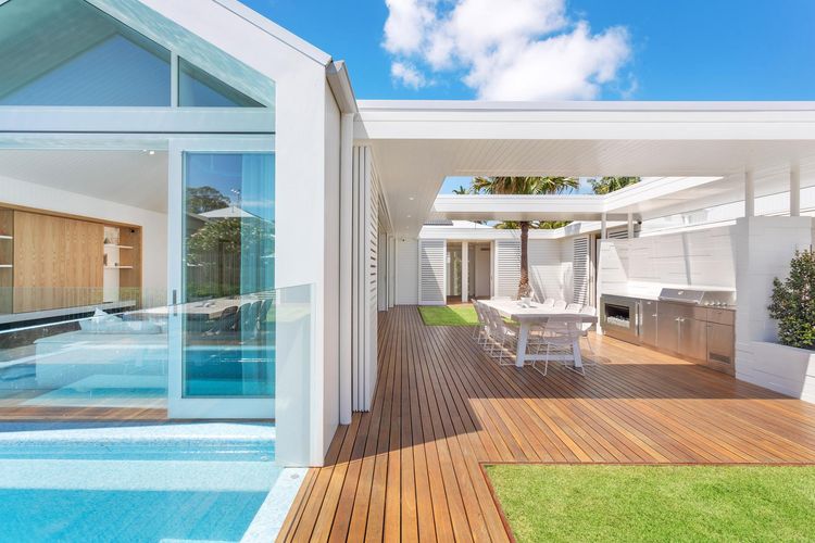 Aroha – beachside luxury home with private pool