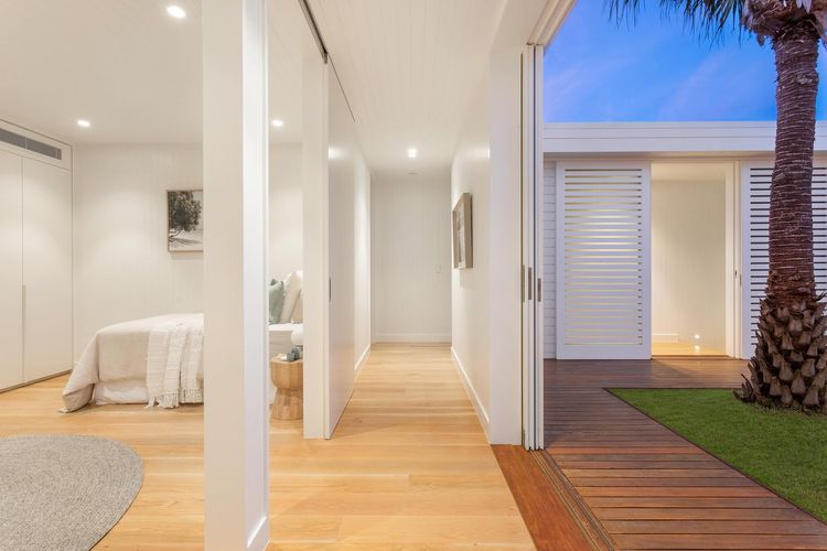 Aroha – beachside luxury home with private pool