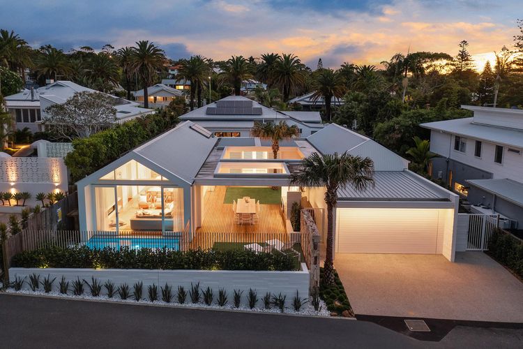 Aroha – beachside luxury home with private pool