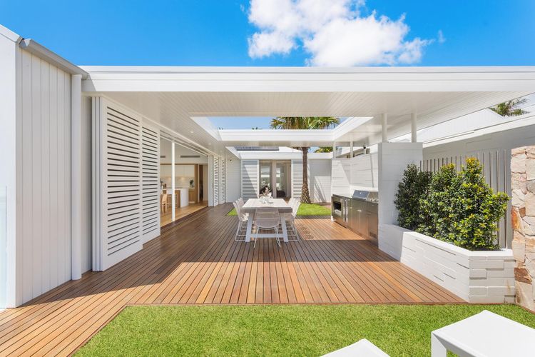 Aroha – beachside luxury home with private pool