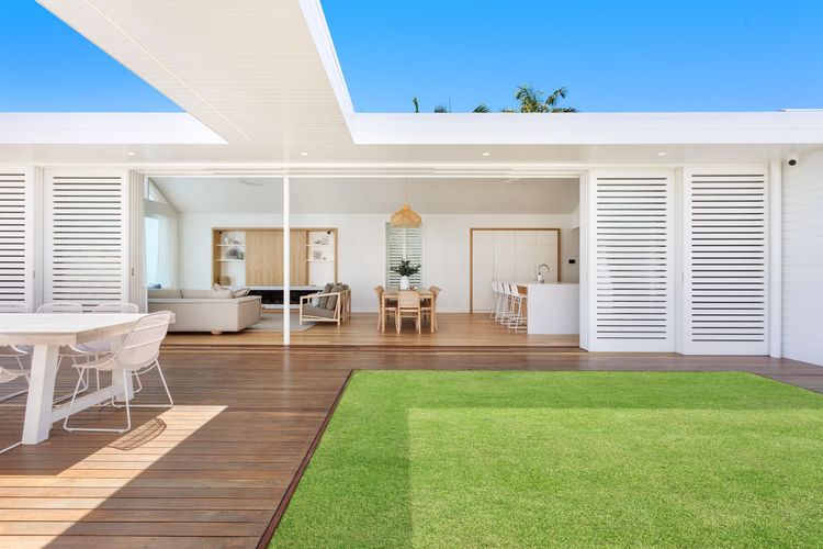 Aroha – beachside luxury home with private pool