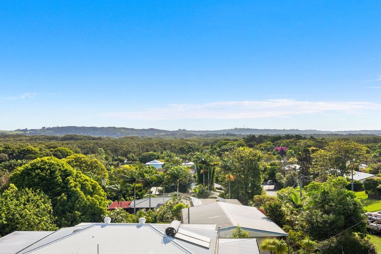 Twilight – hilltop retreat with pool & scenic views