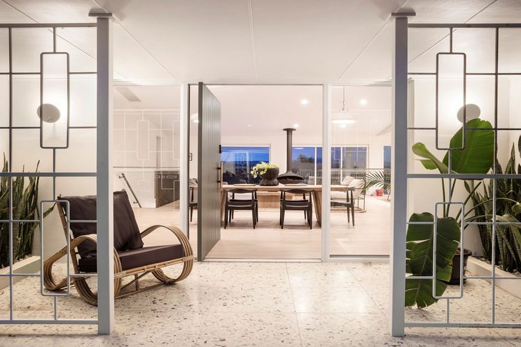 Twilight – hilltop retreat with pool & scenic views