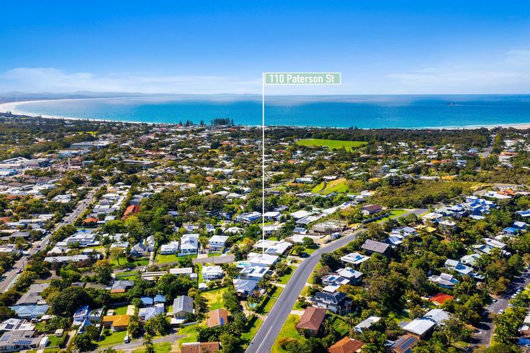 Twilight – hilltop retreat with pool & scenic views