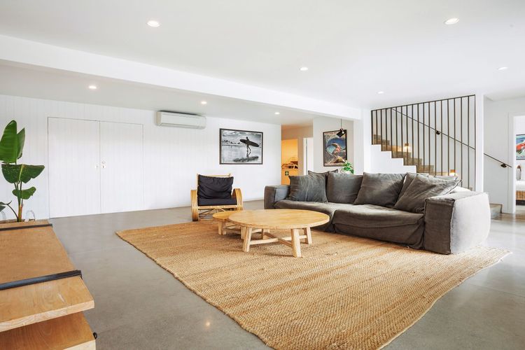 Twilight – hilltop retreat with pool & scenic views