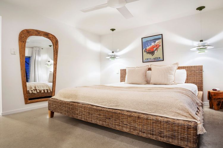 Twilight – hilltop retreat with pool & scenic views