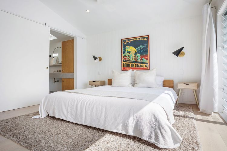 Twilight – hilltop retreat with pool & scenic views