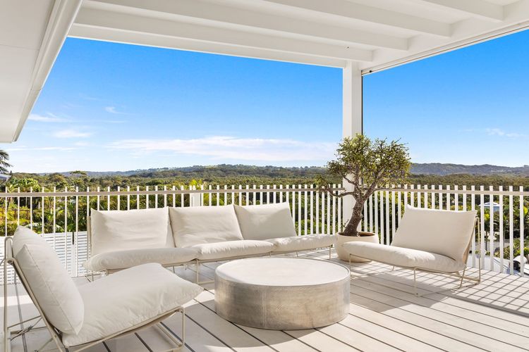 Twilight – hilltop retreat with pool & scenic views