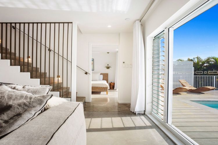 Twilight – hilltop retreat with pool & scenic views