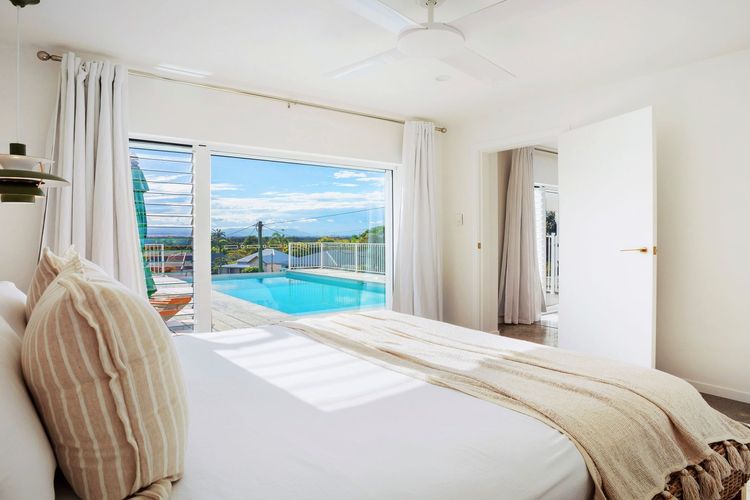 Twilight – hilltop retreat with pool & scenic views