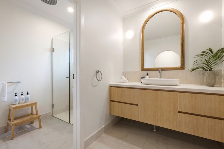 Kirra Beach House – relax in pool & sauna