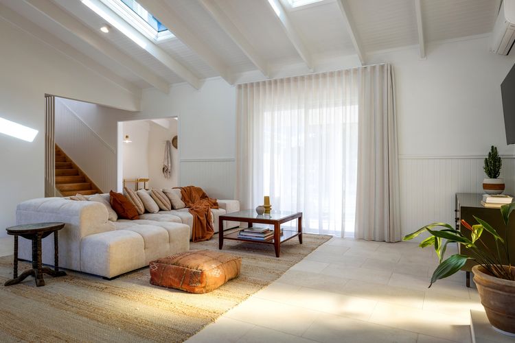 Kirra Beach House – relax in pool & sauna