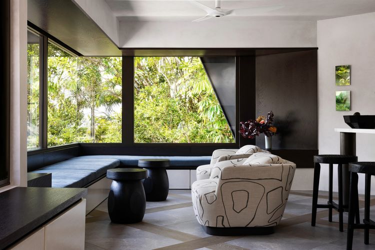 Starfall – designer retreat moments from the beach