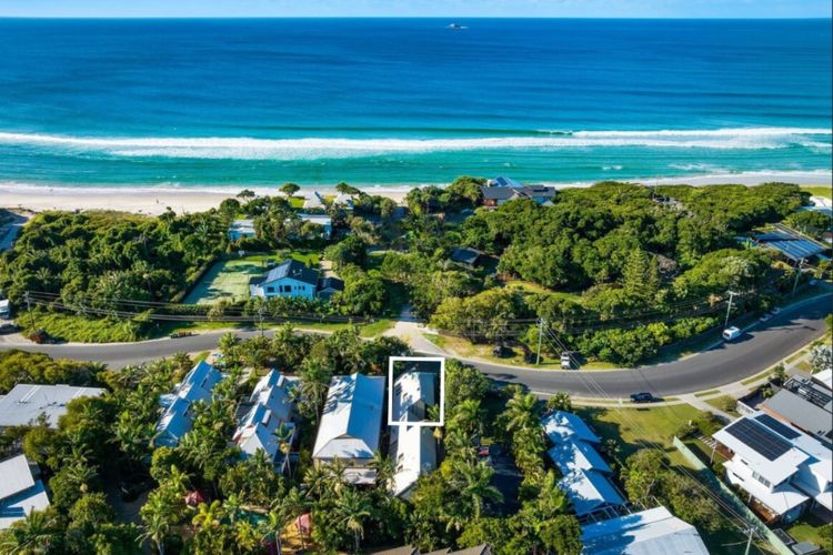 Noire at the Beach – Steps from Belongil Beach