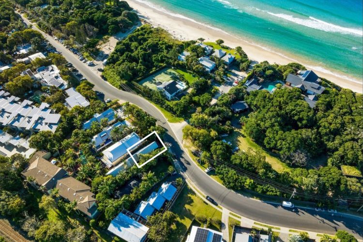 Noire at the Beach – Steps from Belongil Beach