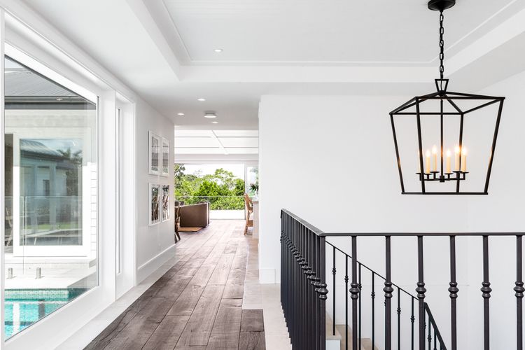 Aquarium House – with direct beach access & pool