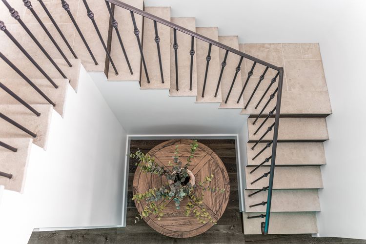 Aquarium House – with direct beach access & pool