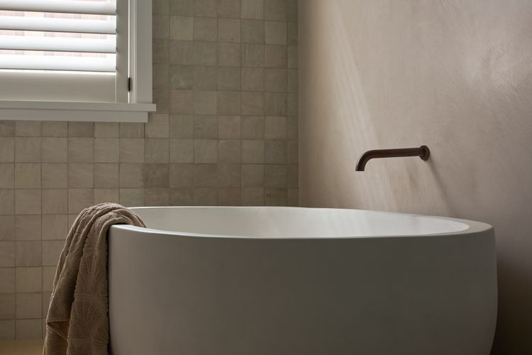 Aquarium House – with direct beach access & pool