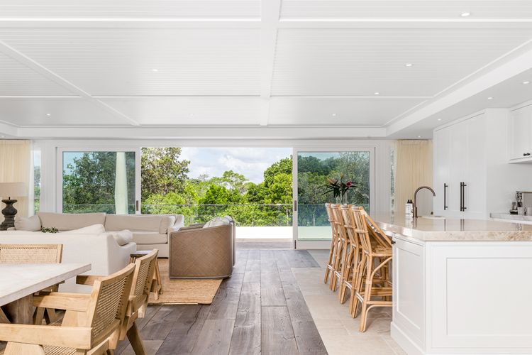 Aquarium – beachfront Pottsville home with pool