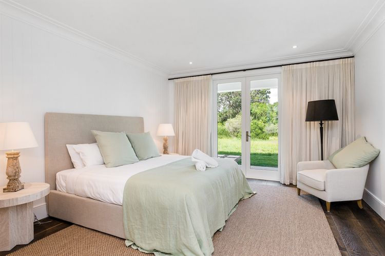 Aquarium – beachfront Pottsville home with pool