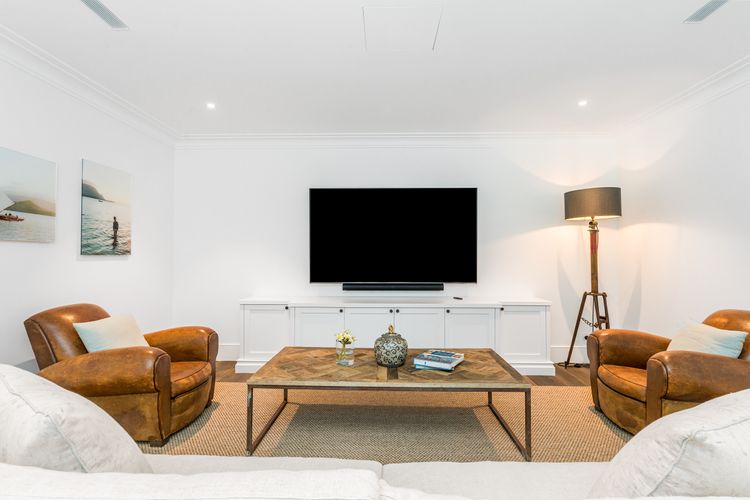 Aquarium – beachfront Pottsville home with pool