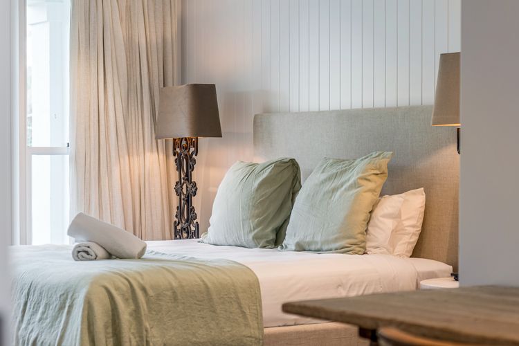 Aquarium – beachfront Pottsville home with pool