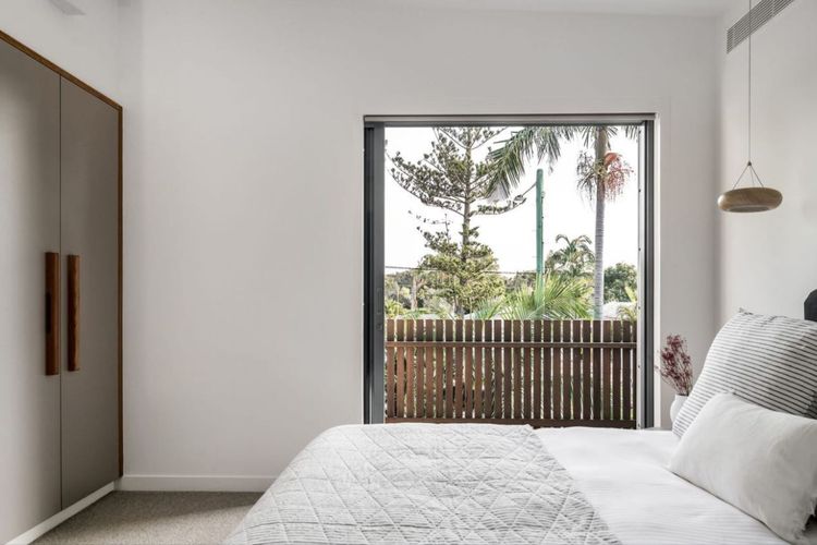 Kokos Beach House 1 – beachside luxury with pool