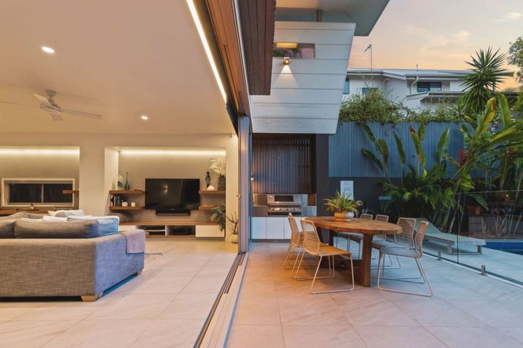 Kokos Beach House 1 – beachside luxury with pool