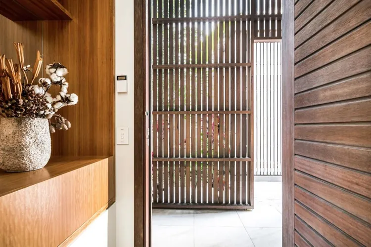 Kokos Beach House 1 – beachside luxury with pool