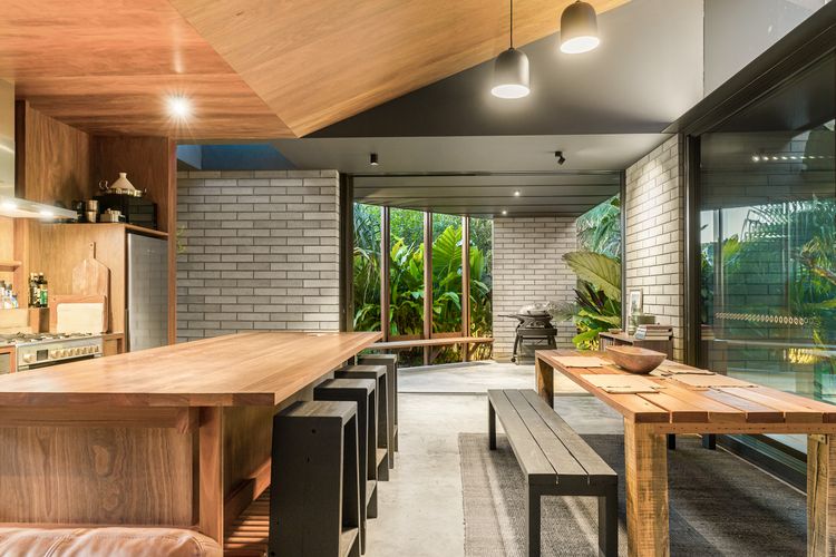 kitchen & dining area