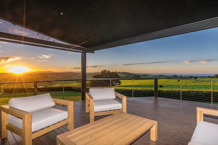 Illuka on Coopers – hinterland retreat with pool