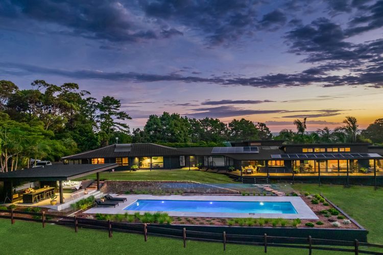 Illuka on Coopers – hinterland retreat with pool