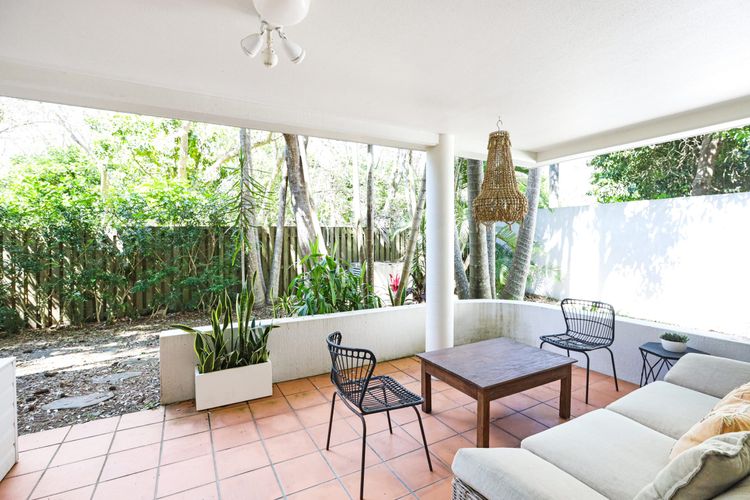 Karinya – 3 BR home steps from Clarkes Beach