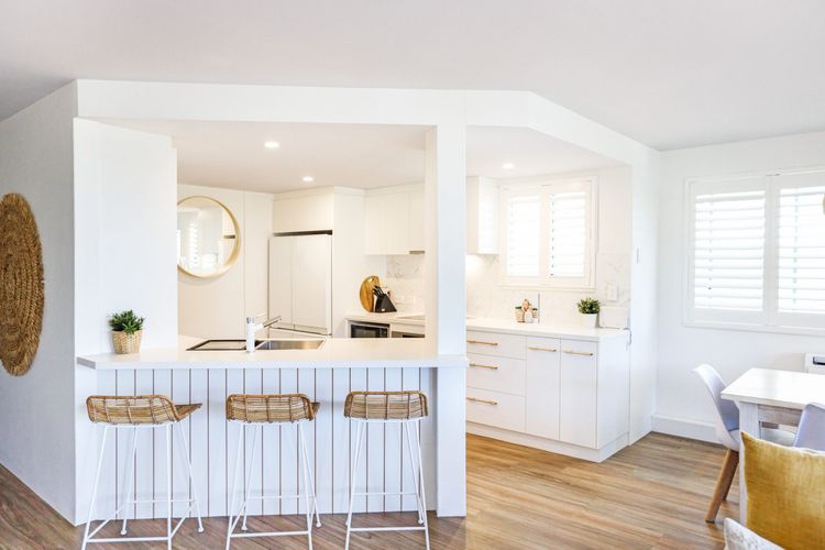 Karinya – 3 BR home steps from Clarkes Beach