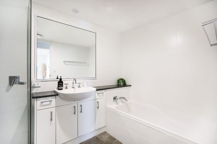 Karinya – 3 BR home steps from Clarkes Beach