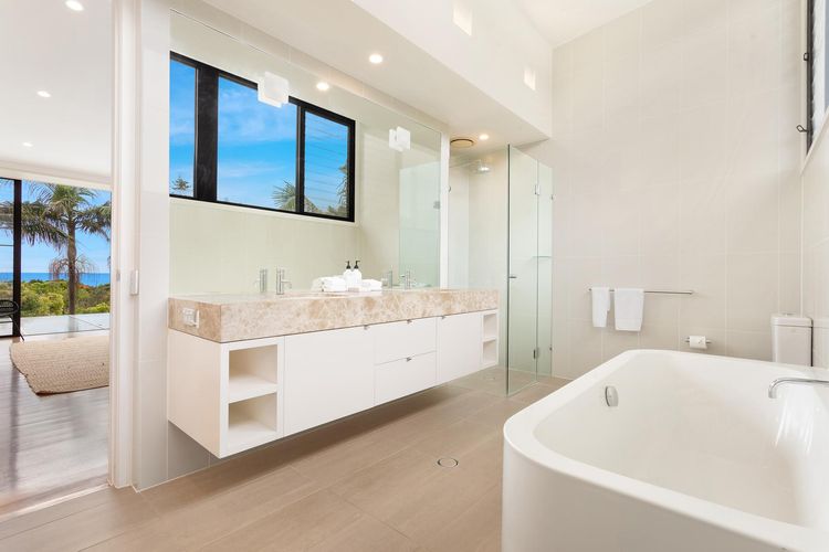 Kiah – nestled between Main & Belongil Beaches