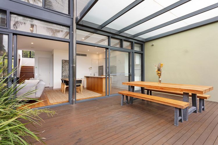 Kiah – nestled between Main & Belongil Beaches