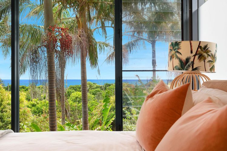 Kiah – nestled between Main & Belongil Beaches