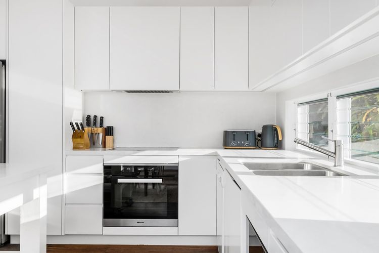 Alkira – Boutique cottage – Walk to Clarkes Beach