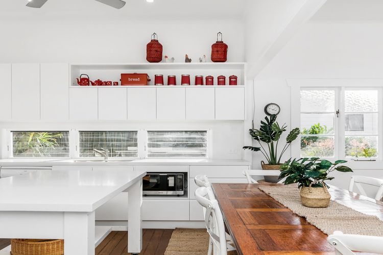 Alkira – Boutique cottage – Walk to Clarkes Beach