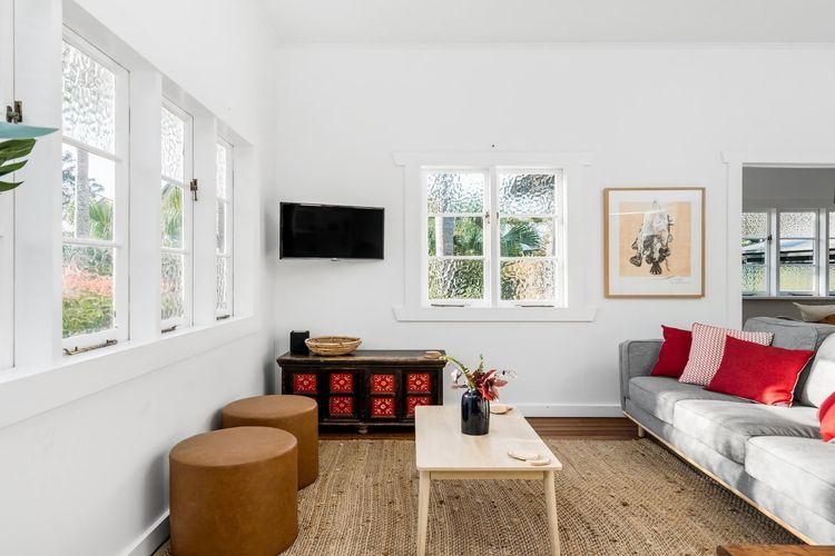 Alkira – Boutique cottage – Walk to Clarkes Beach