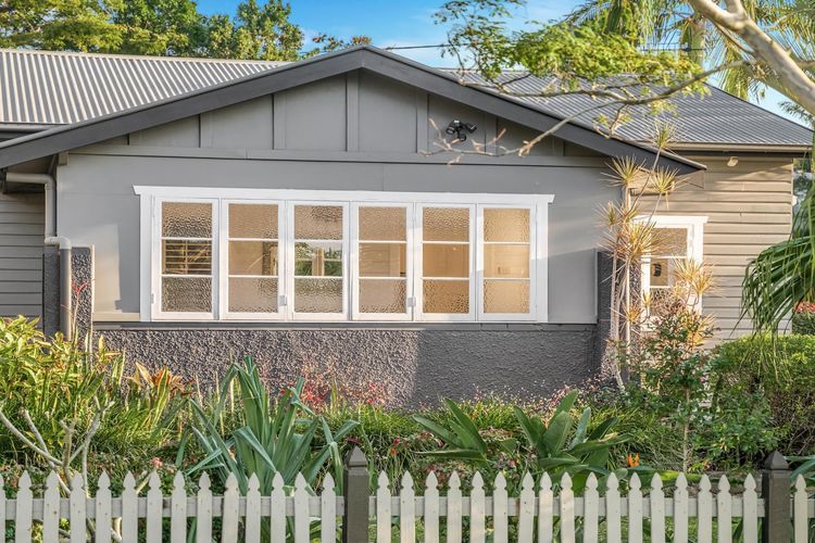 Alkira – Boutique cottage – Walk to Clarkes Beach