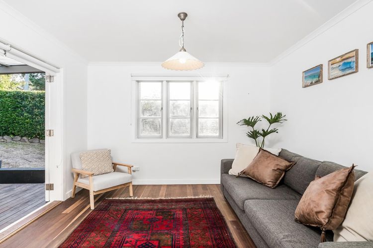 Alkira – Boutique cottage – Walk to Clarkes Beach