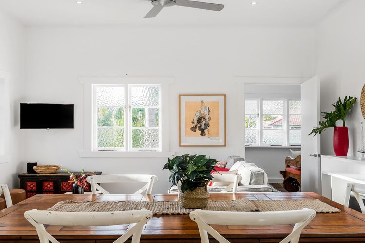 Alkira – Boutique cottage – Walk to Clarkes Beach