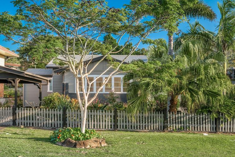 Alkira – Boutique cottage – Walk to Clarkes Beach