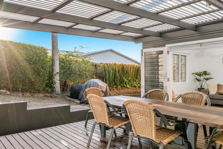 Alkira – Boutique cottage – Walk to Clarkes Beach