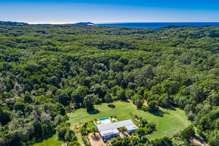 La Reserve – Broken Head retreat with pool
