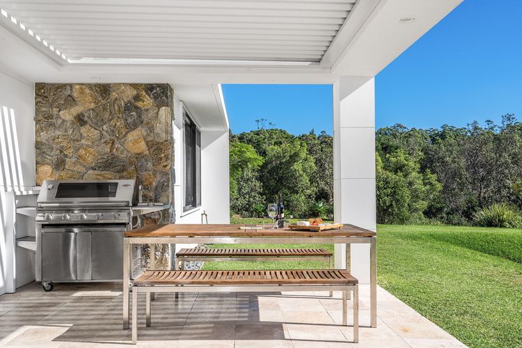 La Reserve – Broken Head retreat with pool