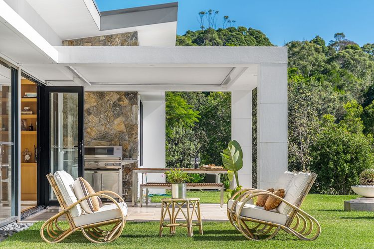 La Reserve – Broken Head retreat with pool