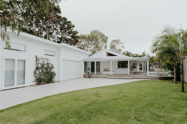 Paradise Palms – pet-friendly beach home with pool